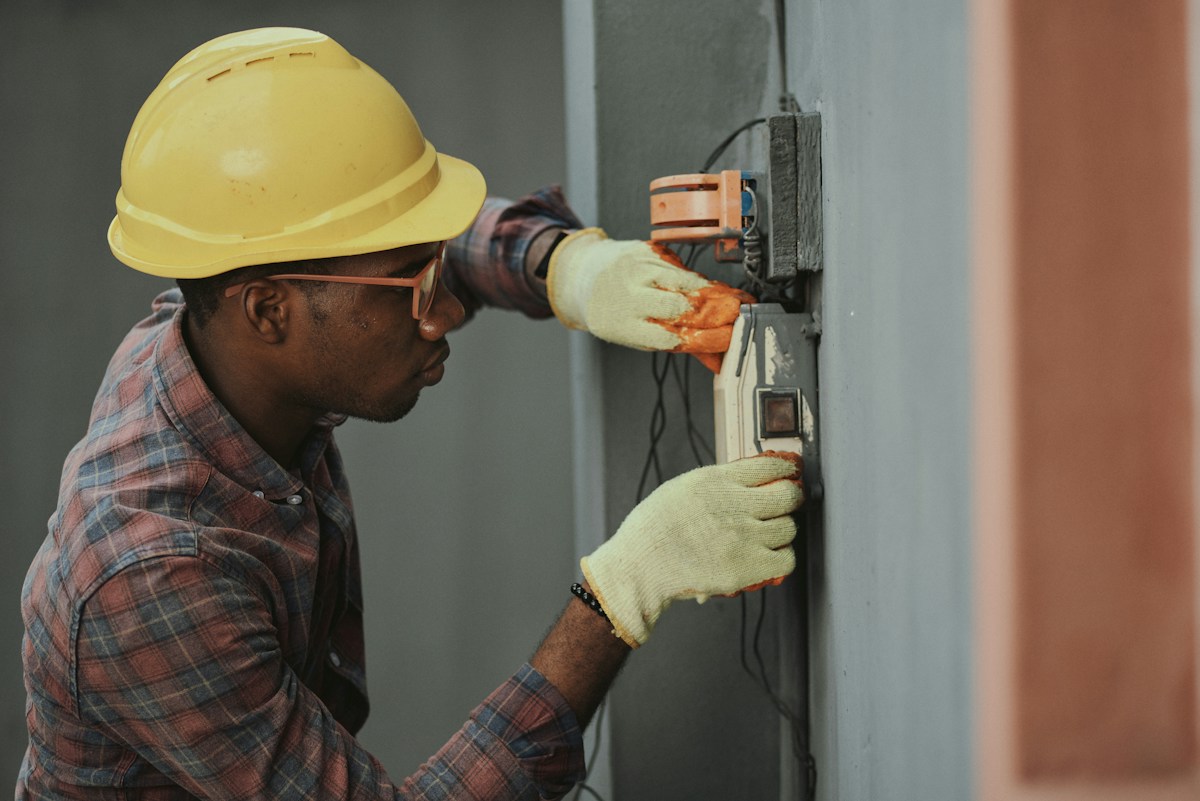 Technicien / ne électricien(ne)